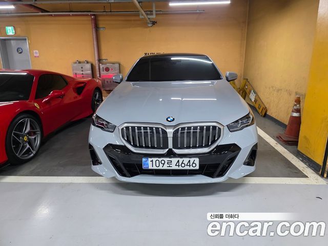 BMW 5-Series 523d xDrive M Sport — пробег 5 200 км — фото 1 из 5