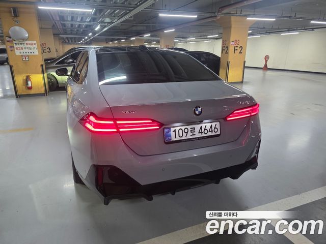 BMW 5-Series 523d xDrive M Sport — пробег 5 200 км — фото 3 из 5