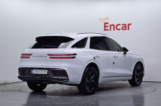 Genesis GV70 2.5T Gasoline AWD — пробег 8 871 км — фото 2 из 5