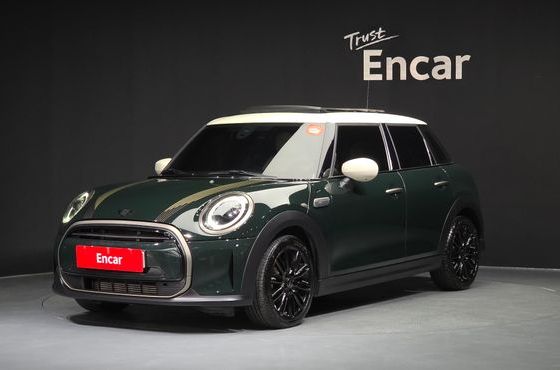 Mini Cooper 5Door Resolute Edition 3rd Gen — пробег 44 326 км — фото 1 из 5