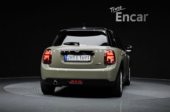 Mini Cooper 5Door HIGH 3rd — пробег 29 294 км — фото 4 из 5
