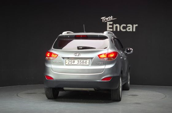 Hyundai Tucson Diesel 2WD LX20 Luxury — пробег 245 056 км — фото 4 из 5