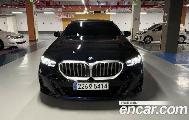 BMW 5-Series 523d M Sport — пробег 15 800 км — фото 1 из 5
