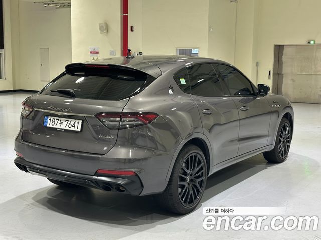 Maserati Levante из Кореи Encar