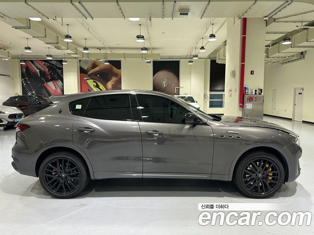 Maserati Levante из Кореи Encar