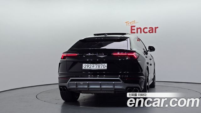 Lamborghini Urus из Кореи Encar