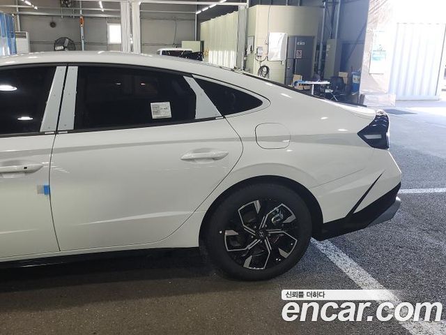 Hyundai Sonata 2.0 S — пробег 1 км — фото 2 из 5