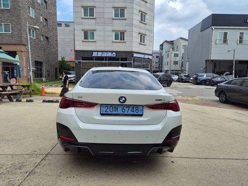 BMW i4 eDrive40 M Sports — пробег 300 км — фото 4 из 5