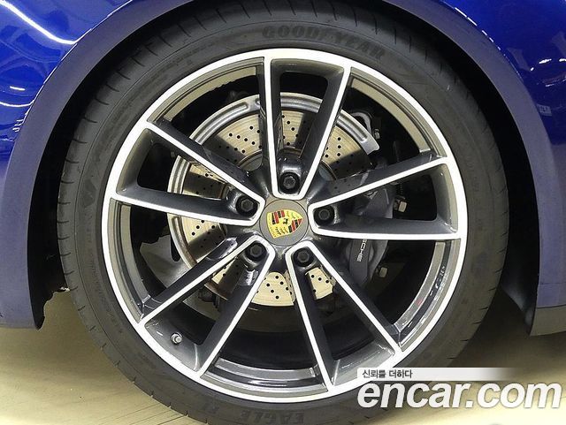 Porsche 911 Carrera — пробег 14 666 км — фото 3 из 5