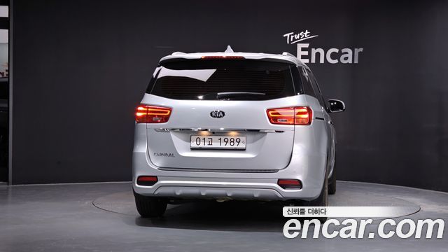 Kia Carnival 9-Seater Luxury — пробег 16 092 км — фото 4 из 5