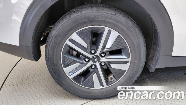 Kia Niro 1.6 HEV Prestige — пробег 109 000 км — фото 5 из 5