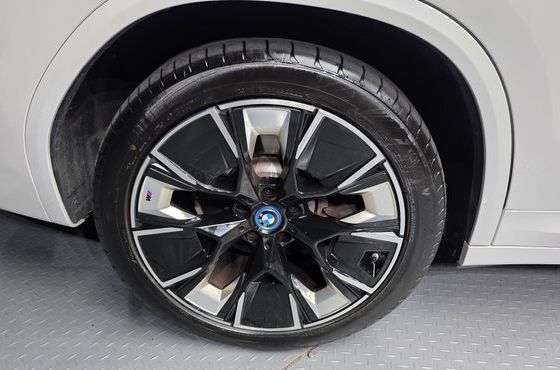 BMW iX3 M Sports — пробег 28 340 км — фото 5 из 5