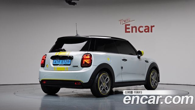 Mini Cooper SE Electric 3rd — пробег 10 971 км — фото 2 из 5