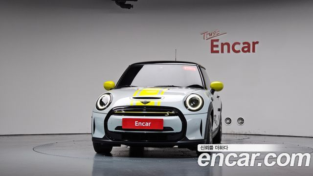 Mini Cooper SE Electric 3rd — пробег 10 971 км — фото 3 из 5
