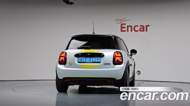 Mini Cooper SE Electric 3rd — пробег 10 971 км — фото 4 из 5