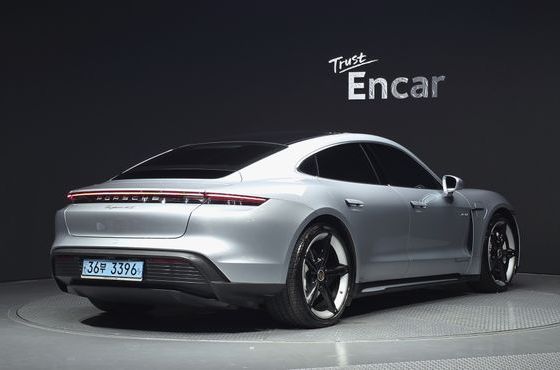 Porsche Taycan 4S — пробег 50 437 км — фото 2 из 5