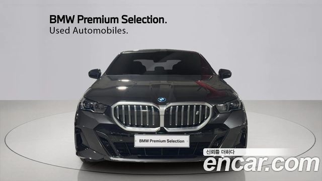 BMW i5 eDrive 40 M Sport — пробег 21 681 км — фото 3 из 5