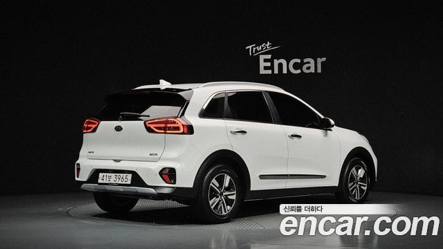 Kia Niro 1.6 HEV Prestige — пробег 112 926 км — фото 2 из 5