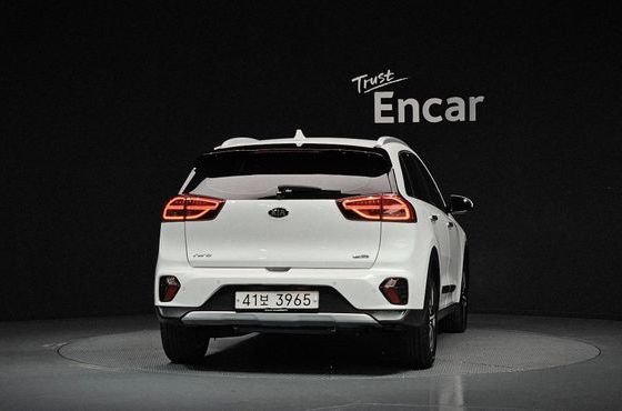 Kia Niro 1.6 HEV Prestige — пробег 112 926 км — фото 4 из 5