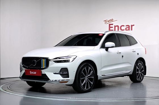 Volvo XC60 B6 Ultimate Bright — пробег 13 317 км — фото 1 из 5