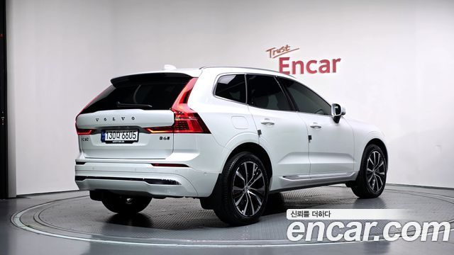 Volvo XC60 B6 Ultimate Bright — пробег 13 317 км — фото 2 из 5
