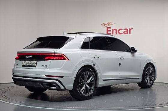 Audi Q8 50 TDI Quattro Premium — пробег 97 967 км — фото 2 из 5