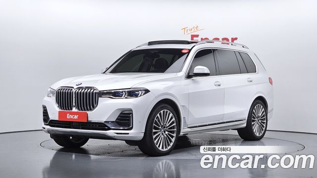 BMW X7 xDrive 40i Design Pure Excellence 7-Seater — пробег 93 937 км — фото 1 из 5