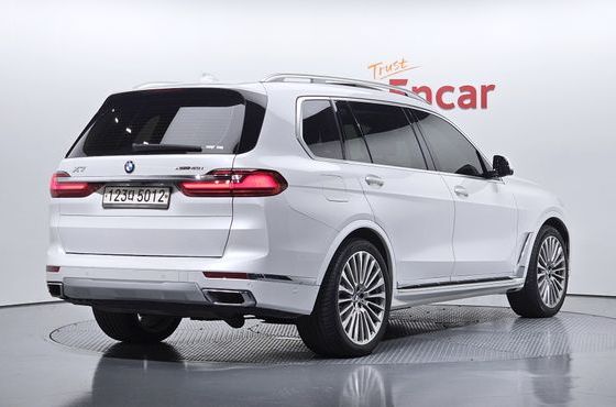 BMW X7 xDrive 40i Design Pure Excellence 7-Seater — пробег 93 937 км — фото 2 из 5