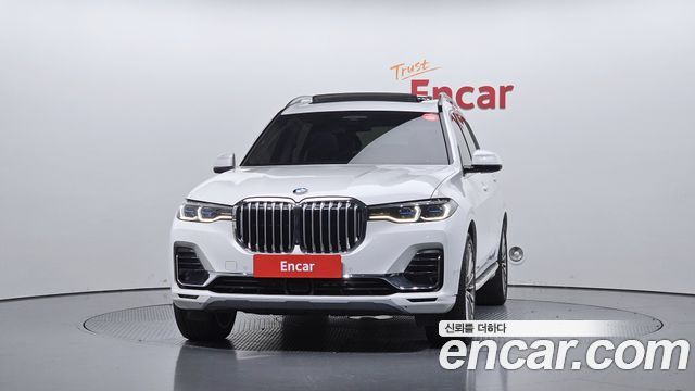 BMW X7 xDrive 40i Design Pure Excellence 7-Seater — пробег 93 937 км — фото 3 из 5