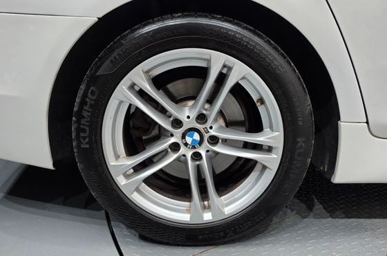 BMW 5-Series 520d xDrive M Aero Dynamic — пробег 233 585 км — фото 5 из 5