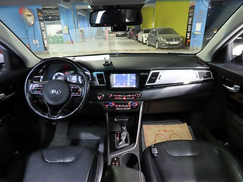 Kia Niro Prestige — пробег 147 286 км — фото 5 из 5