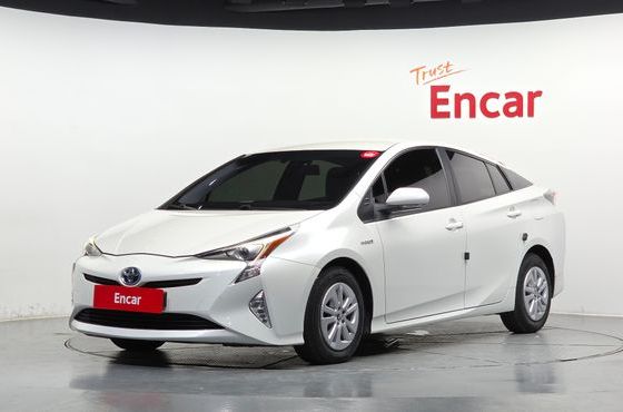 Toyota Prius 1.8 E — пробег 127 797 км — фото 1 из 5