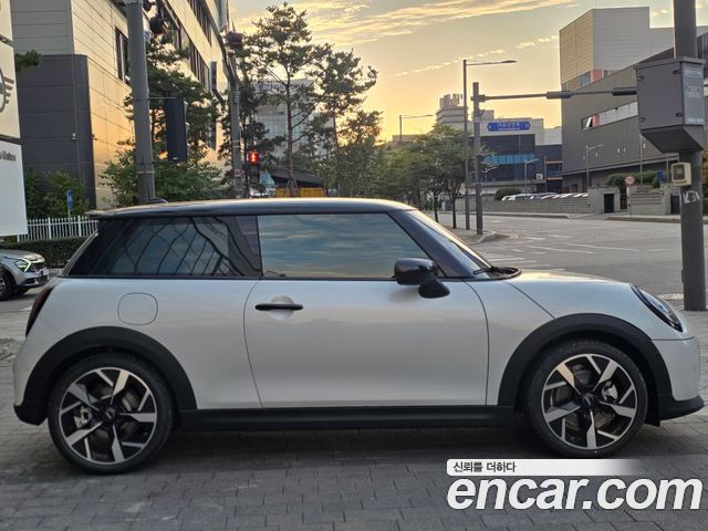 Mini Cooper Favoured — пробег 430 км — фото 4 из 5