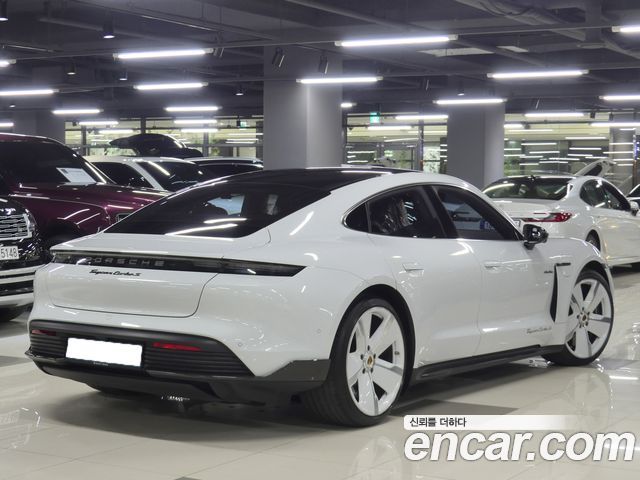 Porsche Taycan Turbo S — пробег 11 800 км — фото 3 из 5