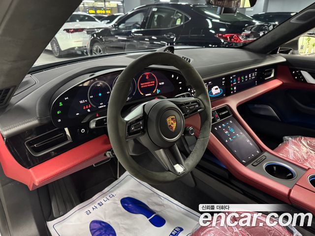 Porsche Taycan Turbo S — пробег 11 800 км — фото 4 из 5