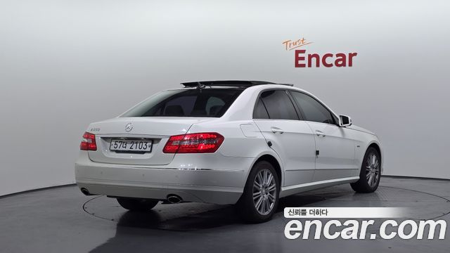 Mercedes-Benz E-Class E300 Elegance — пробег 99 339 км — фото 2 из 5