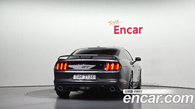 Ford Mustang GT Coupe — пробег 111 026 км — фото 4 из 5