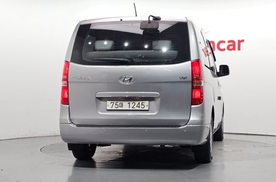 Hyundai Starex 12-Seater Wagon Smart — пробег 217 836 км — фото 4 из 5