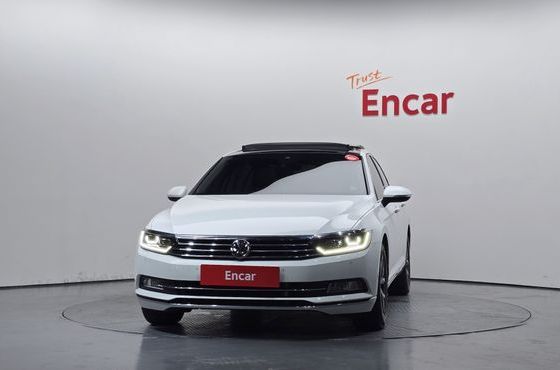 Volkswagen Passat 2.0 TDI Premium — пробег 23 693 км — фото 3 из 5