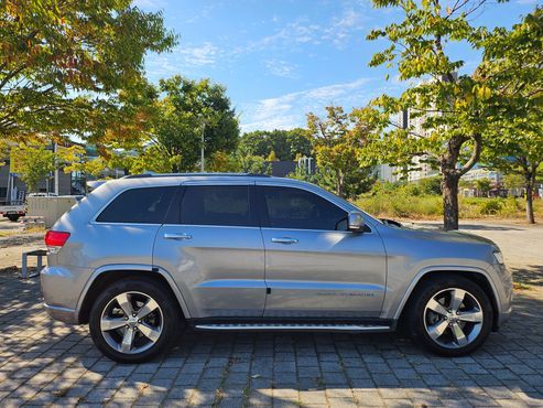 Jeep Cherokee 3.0 Diesel Overland WK2 — пробег 233 080 км — фото 4 из 5