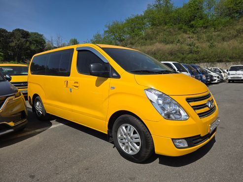 Hyundai Starex 12-Seater Wagon Smart — пробег 70 326 км — фото 3 из 5