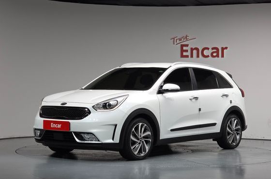 Kia Niro Prestige — пробег 77 812 км — фото 1 из 5