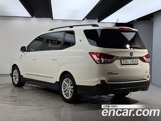 Ssangyong KORANDO 4WD GT 11-seater — пробег 136 000 км — фото 3 из 5