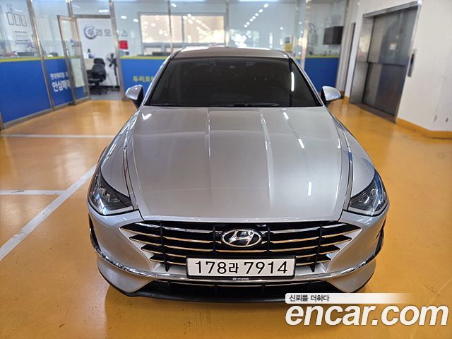 Hyundai Sonata 2.0 Premium Family — пробег 61 978 км — фото 1 из 5