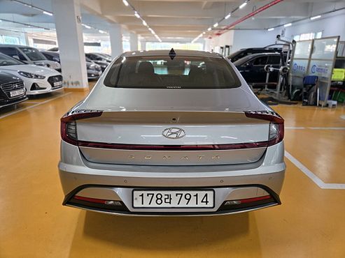 Hyundai Sonata 2.0 Premium Family — пробег 61 978 км — фото 3 из 5