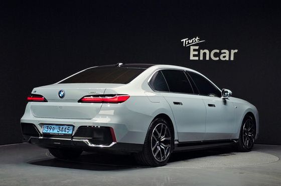 BMW i7 xDrive 60 M sport — пробег 70 702 км — фото 2 из 5