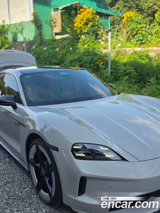 Porsche Taycan 4S — пробег 4 700 км — фото 2 из 5