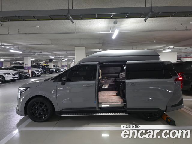 Kia Carnival HEV 4Seater Hi-Limousine (Special) — пробег 10 000 км — фото 4 из 5