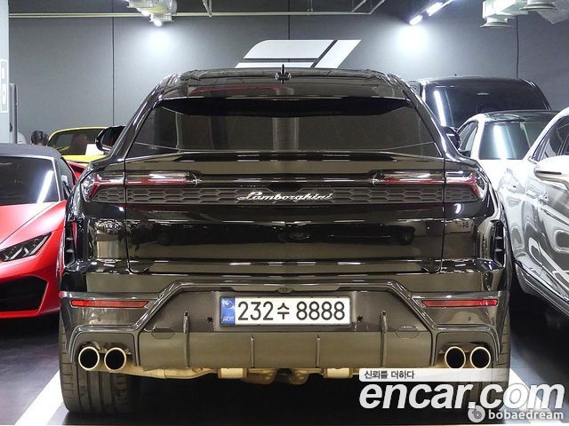 Lamborghini Urus 4.0 V8 SE — пробег 5 200 км — фото 3 из 5