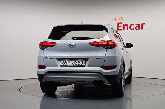 Hyundai Tucson Diesel 1.7 2WD Premium — пробег 74 864 км — фото 4 из 5